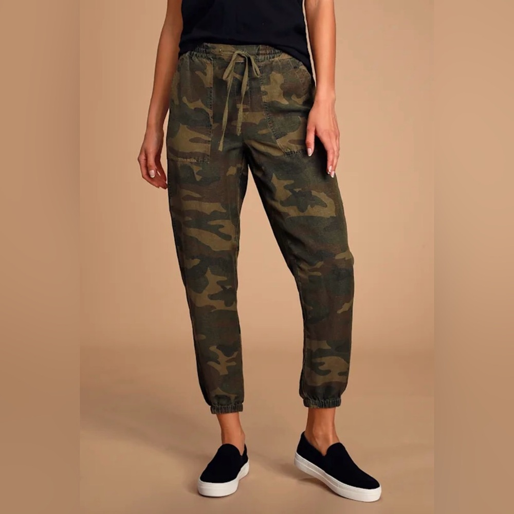 BlankNYC green camo joggers pants